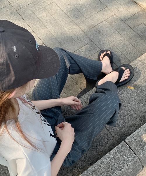 by muni:r(バイ ムニール)の「ストライプワイドピンタックスラックス(スラックス・レディース・ダークグレー・SMALL/MEDIUM)」の12枚目の写真