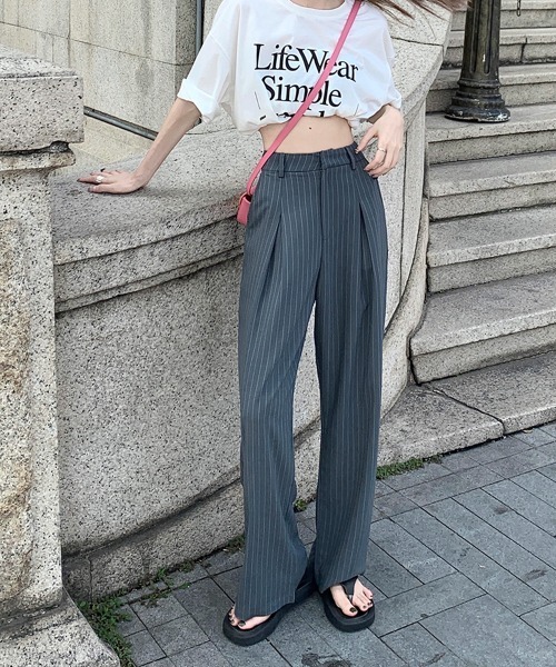 by muni:r(バイ ムニール)の「ストライプワイドピンタックスラックス(スラックス・レディース・ダークグレー・SMALL/MEDIUM)」の5枚目の写真