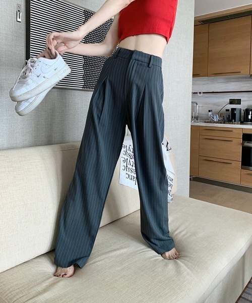 by muni:r(バイ ムニール)の「ストライプワイドピンタックスラックス(スラックス・レディース・ダークグレー・SMALL/MEDIUM)」の15枚目の写真