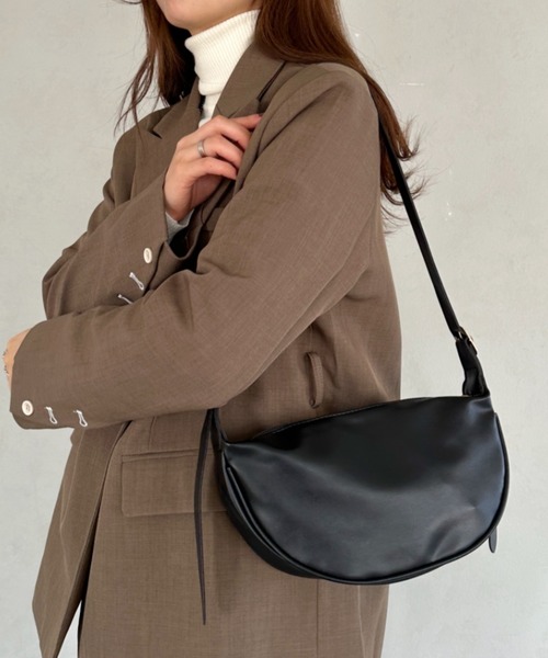 un+frame（アンフレーム）の「moon leather shoulder bag／PUムーンショルダーバッグ（ショルダーバッグ・レディース・ブラウン/キャメル/ホワイト/ブラック・FREE）」の16枚目の写真