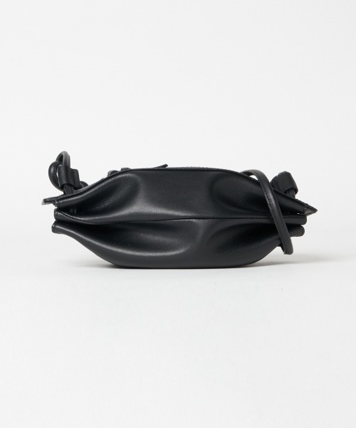 HELIOPOLE（エリオポール）の「KABINETT: RUGBY BAG（ショルダーバッグ・レディース・スカイブルー/ブラック/アイボリー・FREE）」の2枚目の写真