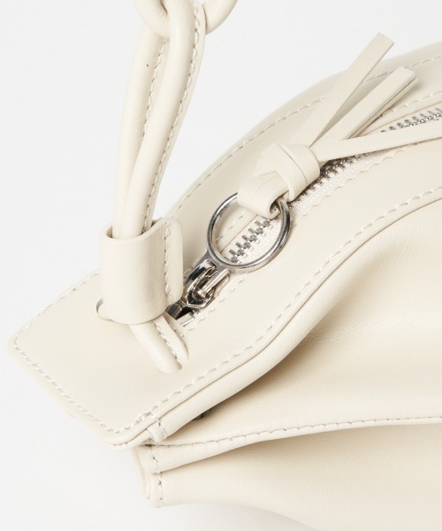 HELIOPOLE（エリオポール）の「KABINETT: RUGBY BAG（ショルダーバッグ・レディース・スカイブルー/ブラック/アイボリー・FREE）」の15枚目の写真