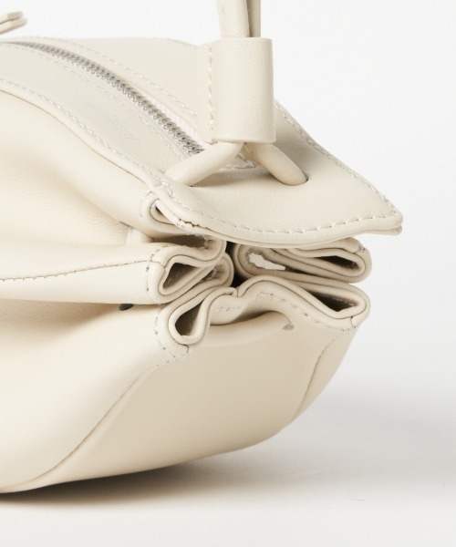 HELIOPOLE（エリオポール）の「KABINETT: RUGBY BAG（ショルダーバッグ・レディース・スカイブルー/ブラック/アイボリー・FREE）」の16枚目の写真