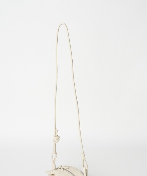 HELIOPOLE（エリオポール）の「KABINETT: RUGBY BAG（ショルダーバッグ・レディース・スカイブルー/ブラック/アイボリー・FREE）」の17枚目の写真