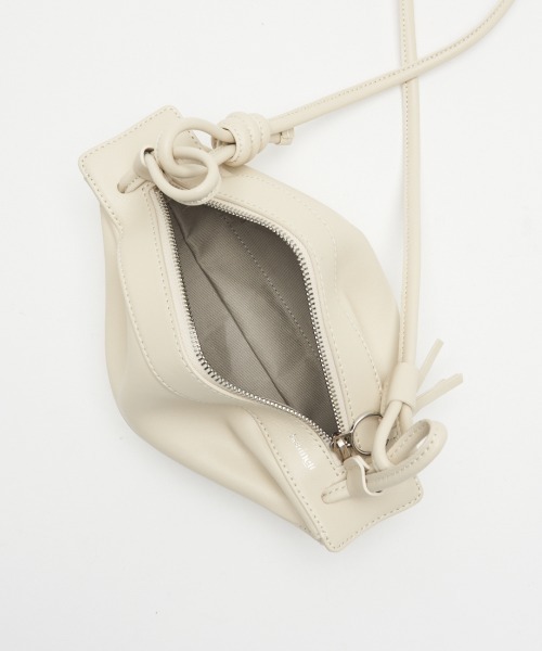 HELIOPOLE（エリオポール）の「KABINETT: RUGBY BAG（ショルダーバッグ・レディース・スカイブルー/ブラック/アイボリー・FREE）」の18枚目の写真