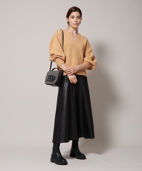 ROPE'（ロペ）の「フェイクレザーフレアスカート（スカート・レディース・ブラック/カーキ・36/38）」の3枚目の写真