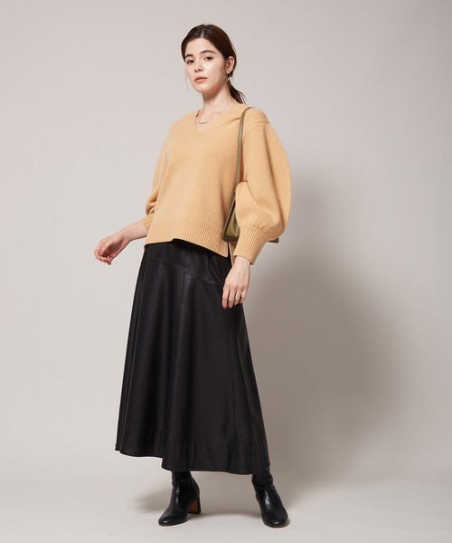 ROPE'（ロペ）の「フェイクレザーフレアスカート（スカート・レディース・ブラック/カーキ・36/38）」の7枚目の写真