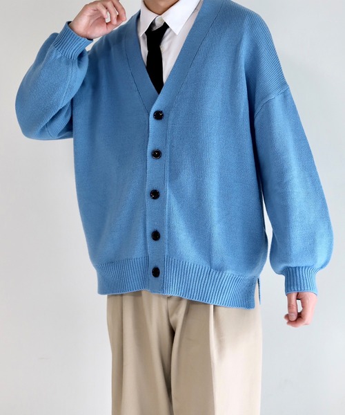 anown（アノン）の「ボリュームスリーブニットカーデ【ファッションインフルエンサーやーこん×anown限定コラボ】（カーディガン/ボレロ・メンズ・グレイッシュブルー/ブラック系・M/L）」の10枚目の写真