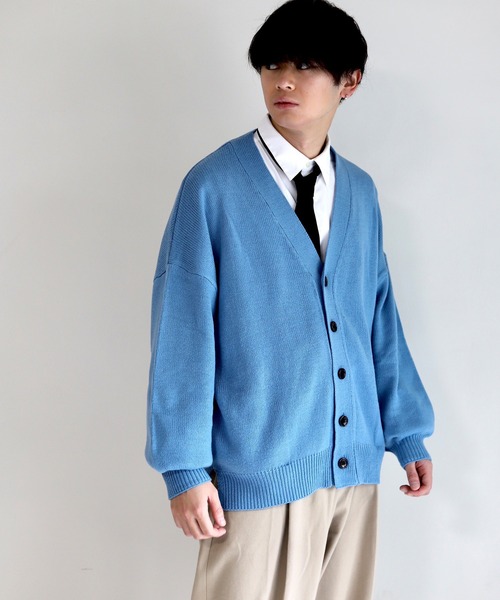 anown（アノン）の「ボリュームスリーブニットカーデ【ファッションインフルエンサーやーこん×anown限定コラボ】（カーディガン/ボレロ・メンズ・グレイッシュブルー/ブラック系・M/L）」の5枚目の写真