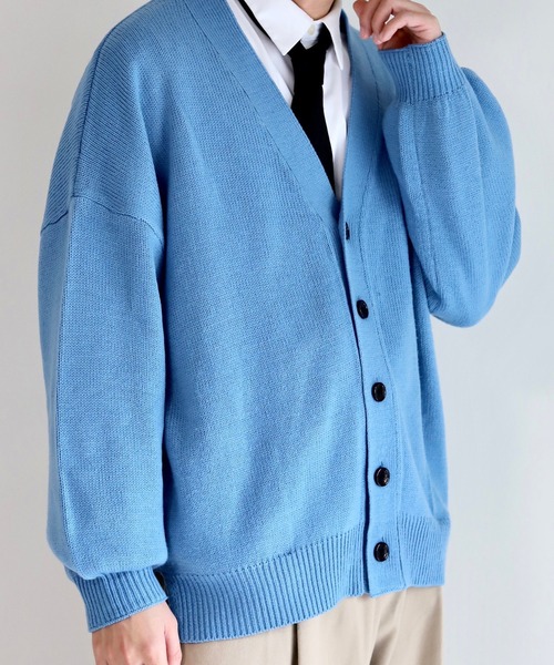 anown（アノン）の「ボリュームスリーブニットカーデ【ファッションインフルエンサーやーこん×anown限定コラボ】（カーディガン/ボレロ・メンズ・グレイッシュブルー/ブラック系・M/L）」の13枚目の写真