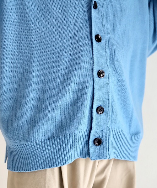 anown（アノン）の「ボリュームスリーブニットカーデ【ファッションインフルエンサーやーこん×anown限定コラボ】（カーディガン/ボレロ・メンズ・グレイッシュブルー/ブラック系・M/L）」の18枚目の写真