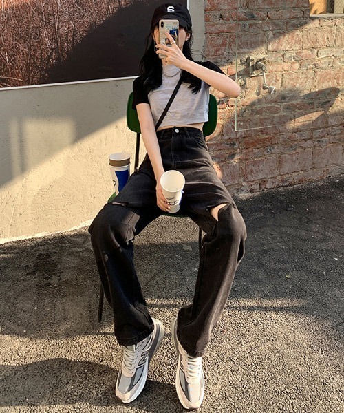 urge:(アージコロン )の「【URGE:】ハイウエスト ダメージ デニムパンツ(デニムパンツ・レディース・ブラック・SMALL/MEDIUM/LARGE/X-LARGE)」の4枚目の写真