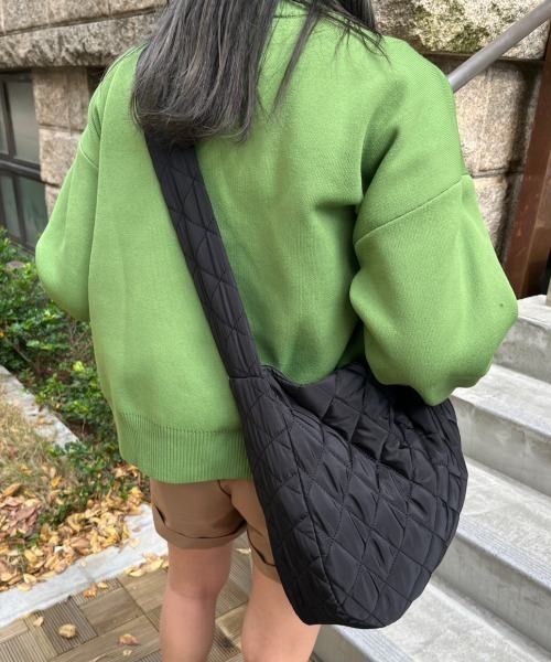 nemne store(ネンネストア)の「キルティングショルダーバッグ(ショルダーバッグ・レディース・アイボリー/ブラック・フリー)」の4枚目の写真