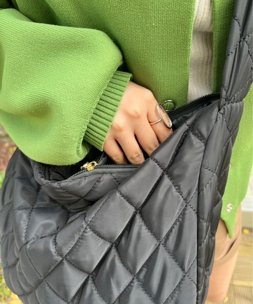 nemne store(ネンネストア)の「キルティングショルダーバッグ(ショルダーバッグ・レディース・アイボリー/ブラック・フリー)」の7枚目の写真