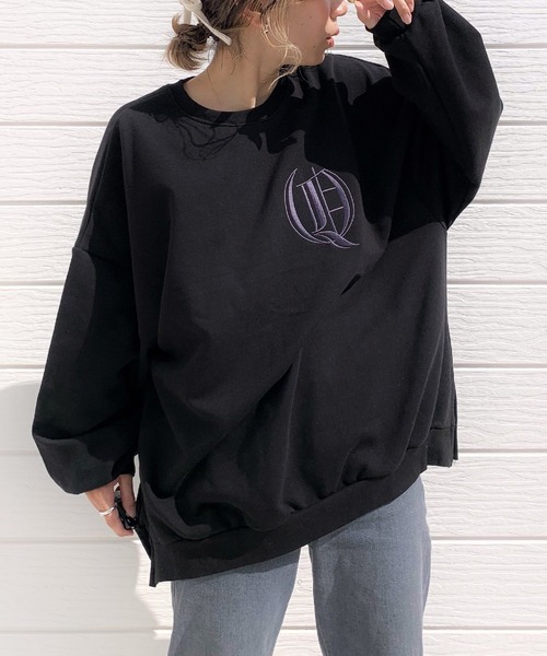 Q（キュー）の「Q刺繍トレーナー（スウェット・レディース・グリーン/ベージュ/ブラック・MEDIUM）」の2枚目の写真