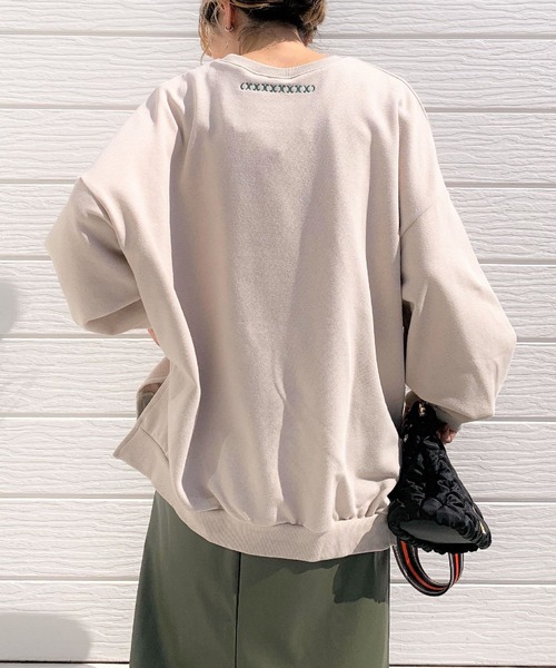 Q（キュー）の「Q刺繍トレーナー（スウェット・レディース・グリーン/ベージュ/ブラック・MEDIUM）」の11枚目の写真