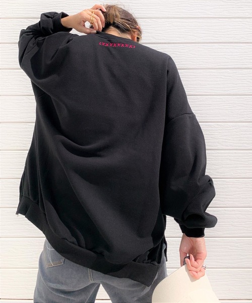 Q（キュー）の「Q刺繍トレーナー（スウェット・レディース・グリーン/ベージュ/ブラック・MEDIUM）」の13枚目の写真