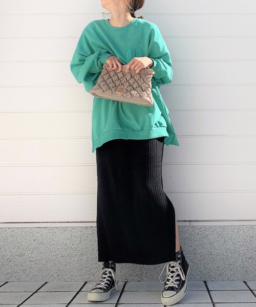 Q（キュー）の「Q刺繍トレーナー（スウェット・レディース・グリーン/ベージュ/ブラック・MEDIUM）」の19枚目の写真