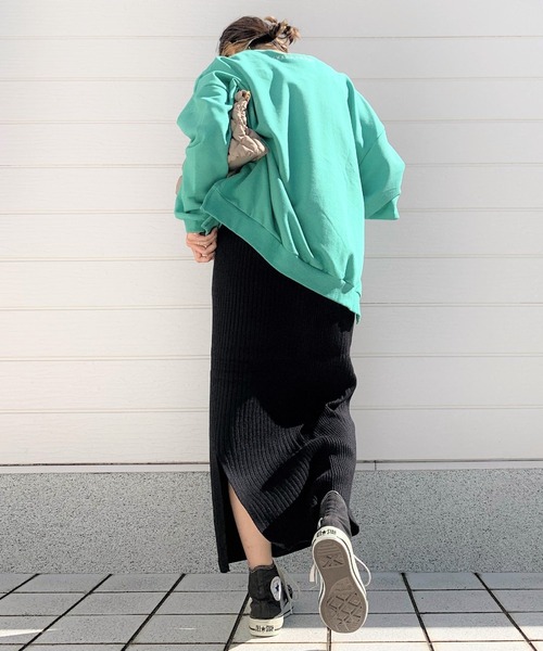 Q（キュー）の「Q刺繍トレーナー（スウェット・レディース・グリーン/ベージュ/ブラック・MEDIUM）」の18枚目の写真