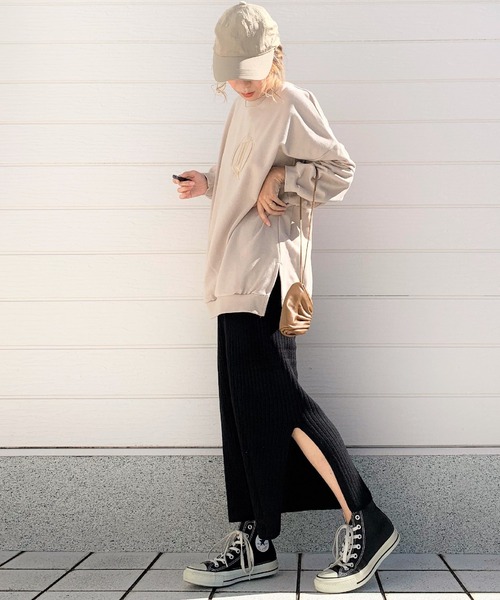 Q（キュー）の「Q刺繍トレーナー（スウェット・レディース・グリーン/ベージュ/ブラック・MEDIUM）」の17枚目の写真