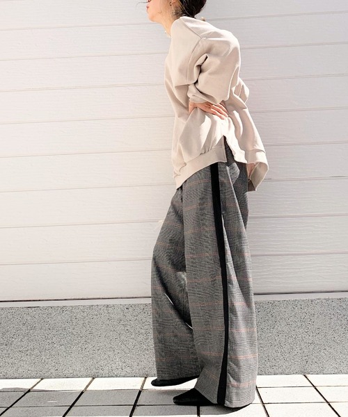 Q（キュー）の「Q刺繍トレーナー（スウェット・レディース・グリーン/ベージュ/ブラック・MEDIUM）」の16枚目の写真