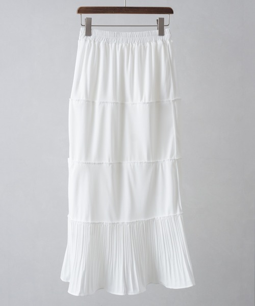 SpRay（スプレイ）の「プリーツティアードフリルロングスカート（スカート・レディース・ブラック/ホワイト/アイボリー・FREE）」の8枚目の写真