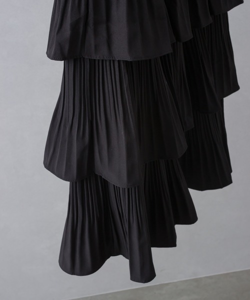 SpRay（スプレイ）の「プリーツティアードフリルロングスカート（スカート・レディース・ブラック/ホワイト/アイボリー・FREE）」の12枚目の写真