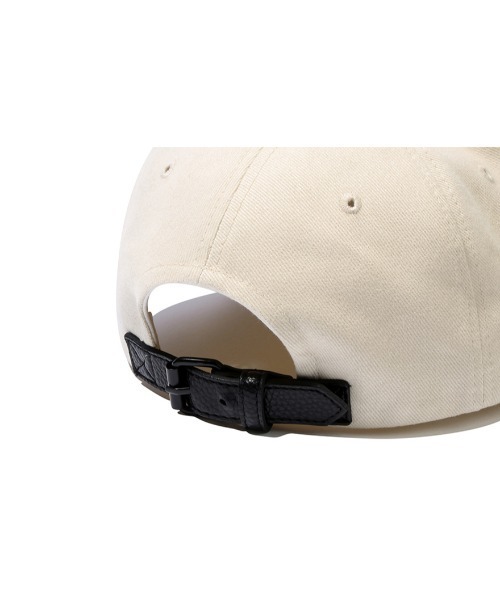 ROMANTIC CROWN（ロマンティッククラウン）の「A'GEM/9 × .kom『ROMANTIC CROWN/ロマンティッククラウン』RECENT LOGO STRAP BALL CAP/リーセントロゴ ストラップベースボールキャップ（キャップ・メンズ・アイボリー/ブラック・FREE）」の12枚目の写真