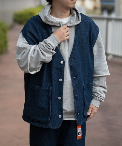 JOHN'S CLOSET（ジョンズクローゼット）の「【i】12ozデニム ワークベスト（ベスト・メンズ・ケミカルウォッシュ/インディゴブルー/ライトブルー/ブラック/ブラック系その他・MEDIUM/LARGE）」の4枚目の写真