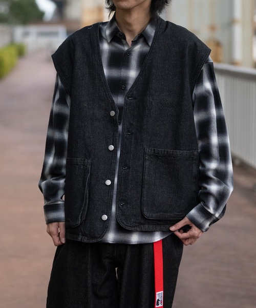 JOHN'S CLOSET（ジョンズクローゼット）の「【i】12ozデニム ワークベスト（ベスト・メンズ・ケミカルウォッシュ/インディゴブルー/ライトブルー/ブラック/ブラック系その他・MEDIUM/LARGE）」の2枚目の写真