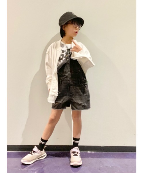 GAP(ギャップ)の「ウォッシュウェル デニムショートオール (キッズ)(サロペット/オーバーオール・キッズ・ブラック・L/M/XL/S/XXL/XS)」の9枚目の写真