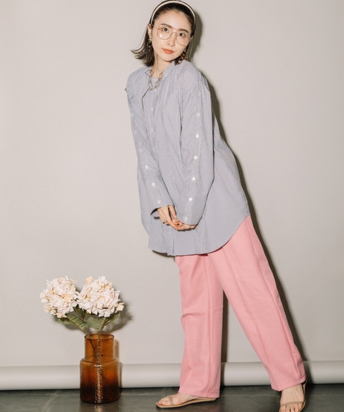 MHBG TOKYO(エムエイチビージートーキョー)の「先染めストライプオープンスリーブBL(シャツ/ブラウス・レディース・ブラック/ライトブルー・MEDIUM)」の5枚目の写真