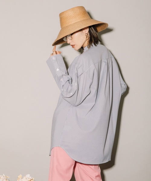 MHBG TOKYO(エムエイチビージートーキョー)の「先染めストライプオープンスリーブBL(シャツ/ブラウス・レディース・ブラック/ライトブルー・MEDIUM)」の14枚目の写真