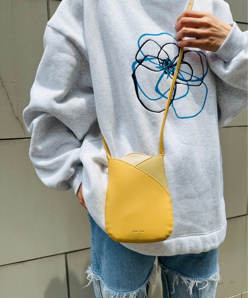 Legato Largo（レガートラルゴ）の「Legato Largo/ レガートラルゴ / チューリップモチーフ スマホショルダー / LG-F3092（ショルダーバッグ・レディース・アイボリー/イエロー/レッド/ピンク/ブラック/ブルー/ピンク系その他/オレンジ系その他/グリーン系その他・ONESIZE）」の9枚目の写真