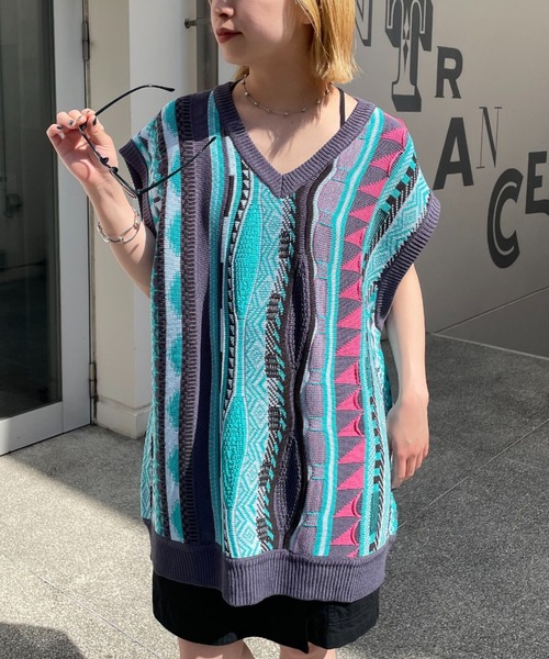 CIAOPANIC(チャオパニック)の「ジャガードVネックニットベスト(ベスト・メンズ・ブルー/ブラック/オレンジ・FREE)」の20枚目の写真