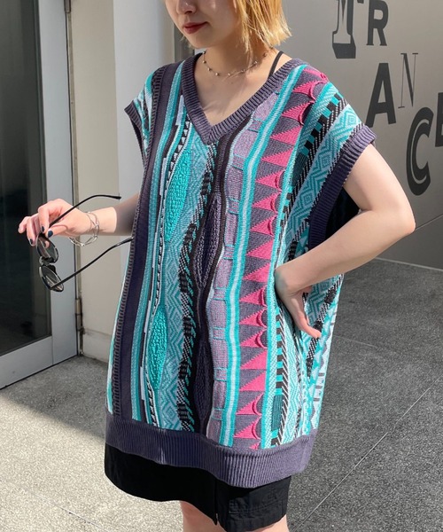 CIAOPANIC(チャオパニック)の「ジャガードVネックニットベスト(ベスト・メンズ・ブルー/ブラック/オレンジ・FREE)」の22枚目の写真
