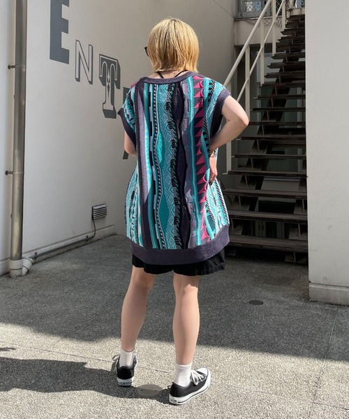 CIAOPANIC(チャオパニック)の「ジャガードVネックニットベスト(ベスト・メンズ・ブルー/ブラック/オレンジ・FREE)」の19枚目の写真