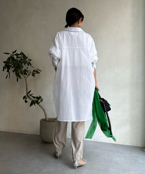 DouDou（ドゥドゥ）の「【WEB限定】シアーBIGシャツ（シャツ/ブラウス・レディース・ネイビー/オフホワイト/ブルー・FREE）」の9枚目の写真