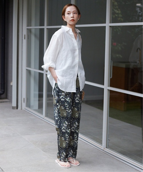 SLOBE IENA（スローブイエナ）の「《追加》European Linen レギュラーシャツ（シャツ/ブラウス・レディース・ネイビー/ホワイト・38/36）」の14枚目の写真