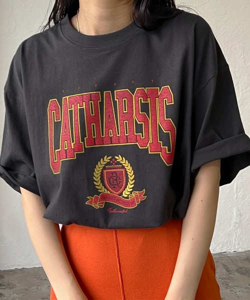 LIAN（リアン）の「エンブレムカレッジロゴTシャツ（Tシャツ/カットソー・レディース・ライトベージュ/スミクロ/ライトオレンジ系/ブルー/グリーン/ネイビー/オフホワイト・FREE）」の15枚目の写真
