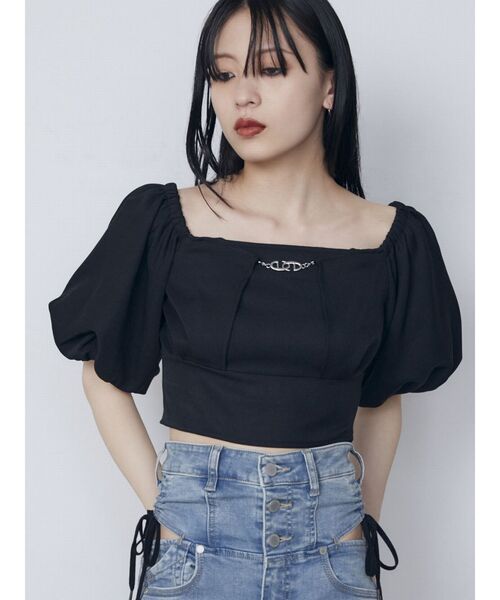 EMODA（エモダ）の「クロスeチャームトップ（Tシャツ/カットソー・レディース・ブルー/ブラック/ベージュ・FREE）」の2枚目の写真