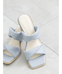 Te chichi（テチチ）の「ひねりパフィーサンダル（サンダル）」