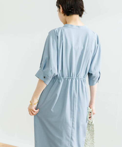 URBAN RESEARCH（アーバンリサーチ）の「ウエスト切替タックワンピース（ワンピース・レディース・ネイビー/ライトブルー・FREE）」の15枚目の写真