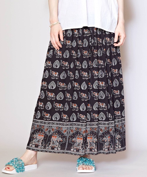 チャイハネ（チャイハネ）の「【チャイハネ】ヨウエンロングスカート（スカート・レディース・ブラック/ブルー/レッド/イエロー/グリーン/ピンク/ブラック系その他/ベージュ/ダークグリーン・FREE）」の2枚目の写真