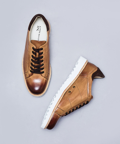 alfredoBANNISTER（アルフレッドバニスター）の「【一部店舗＋WEB限定】レザー ウェルト 厚底ソール レースアップ スニーカー（スニーカー・メンズ・ホワイト/ネイビー/キャメル/グレー・45/40/41/42/44/43/39）」の4枚目の写真