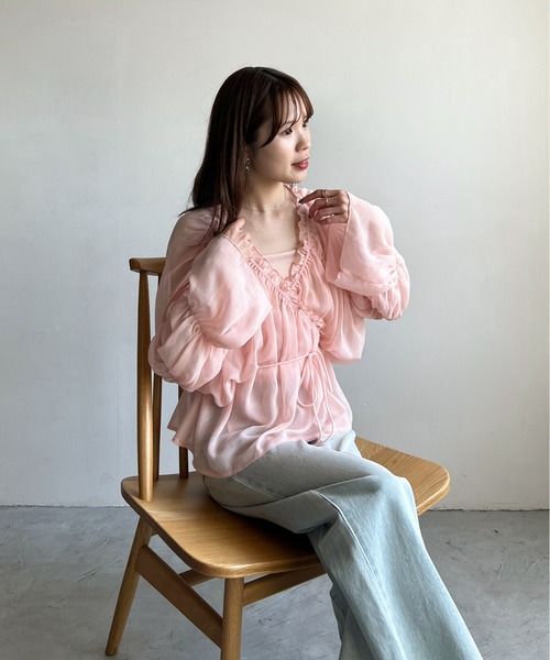 Olu.(オルドット)の「カシュクールシャーリングシアーブラウス(シャツ/ブラウス・レディース・ピンク/ホワイト/ブルーグレー・FREE)」の7枚目の写真