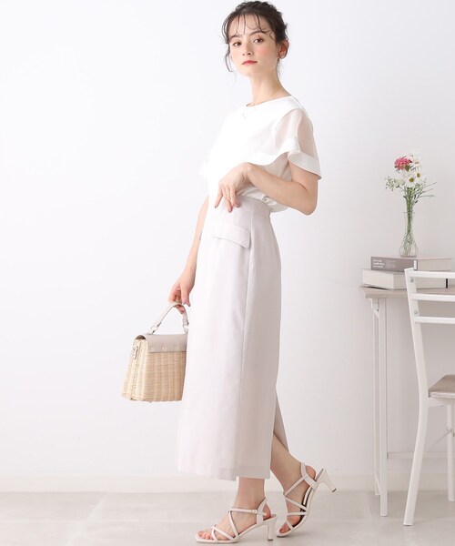 couture brooch(クチュールブローチ)の「◆【マシンウォッシャブル・UVケア・接触冷感】袖シアーフレアデザイントップス(Tシャツ/カットソー・レディース・ブラック/オフホワイト・36/38/40/42)」の4枚目の写真