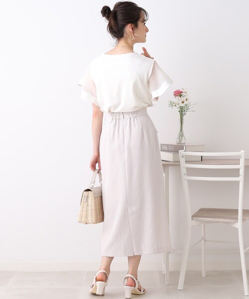 couture brooch(クチュールブローチ)の「◆【マシンウォッシャブル・UVケア・接触冷感】袖シアーフレアデザイントップス(Tシャツ/カットソー・レディース・ブラック/オフホワイト・36/38/40/42)」の5枚目の写真