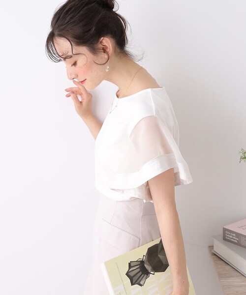 couture brooch(クチュールブローチ)の「◆【マシンウォッシャブル・UVケア・接触冷感】袖シアーフレアデザイントップス(Tシャツ/カットソー・レディース・ブラック/オフホワイト・36/38/40/42)」の8枚目の写真