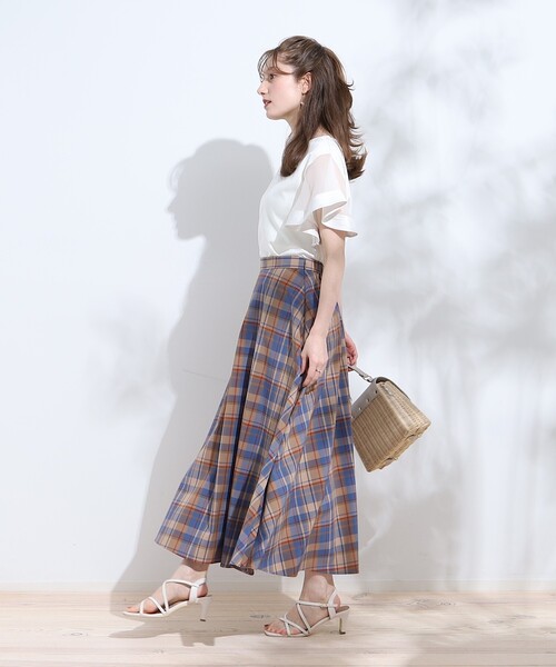 couture brooch(クチュールブローチ)の「◆【マシンウォッシャブル・UVケア・接触冷感】袖シアーフレアデザイントップス(Tシャツ/カットソー・レディース・ブラック/オフホワイト・36/38/40/42)」の11枚目の写真